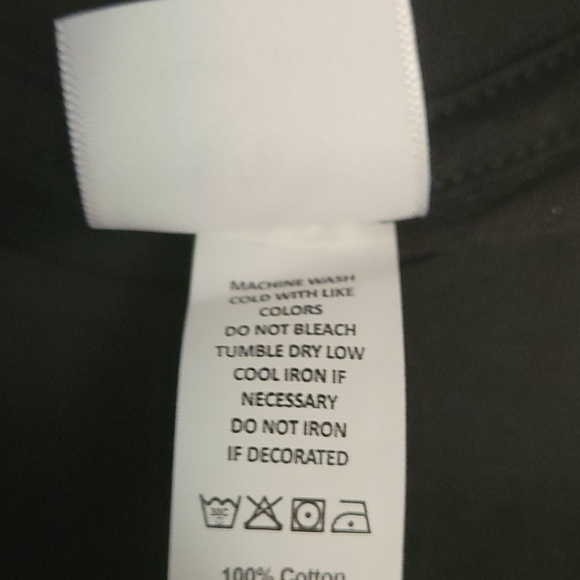 BRAND NEW #NEVERWORN Black & White Unisex TShirt - Picture 5 of 5